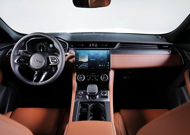 2026 Jaguar F-PACE P250 R-Dynamic S photo 4