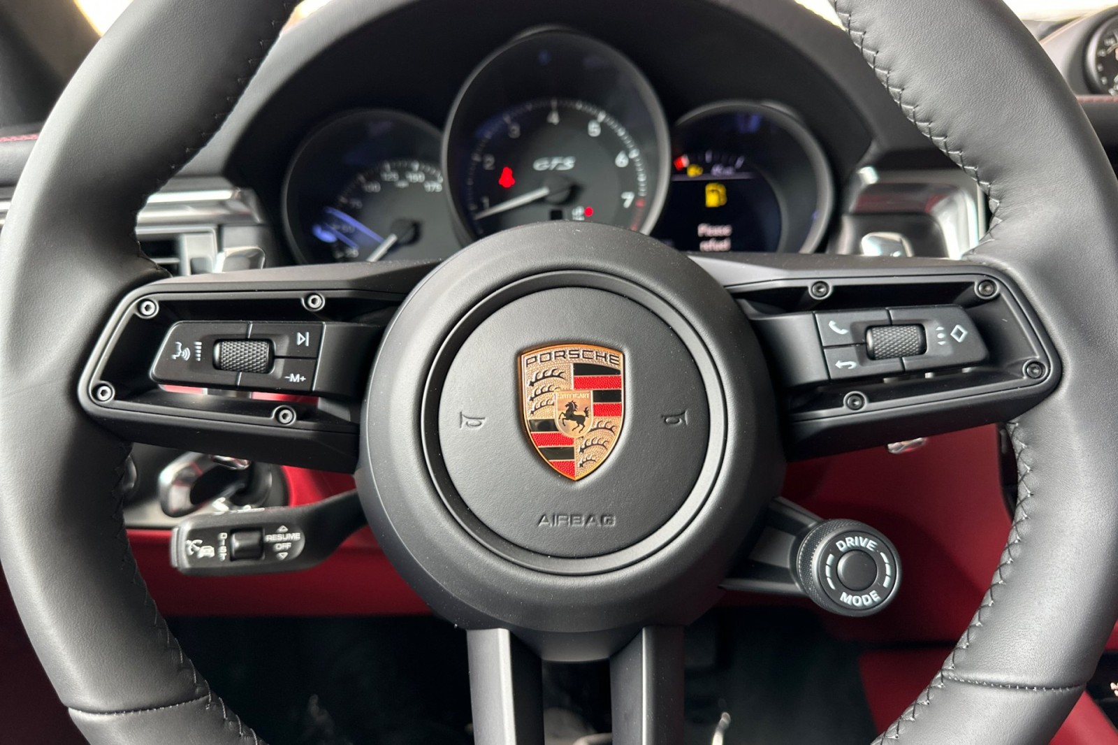 2025 Porsche Macan GTS photo 25