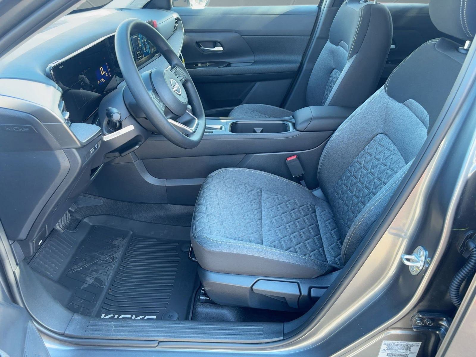 2026 Nissan Kicks SV photo 3