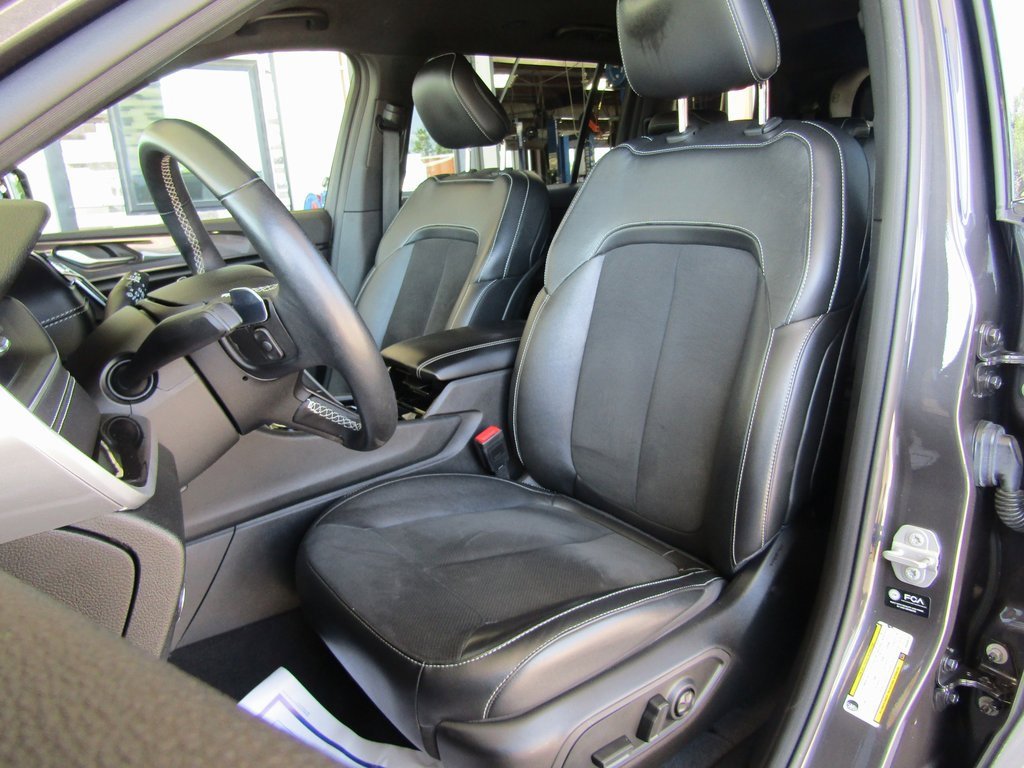 2022 Jeep Grand Cherokee Altitude photo 15
