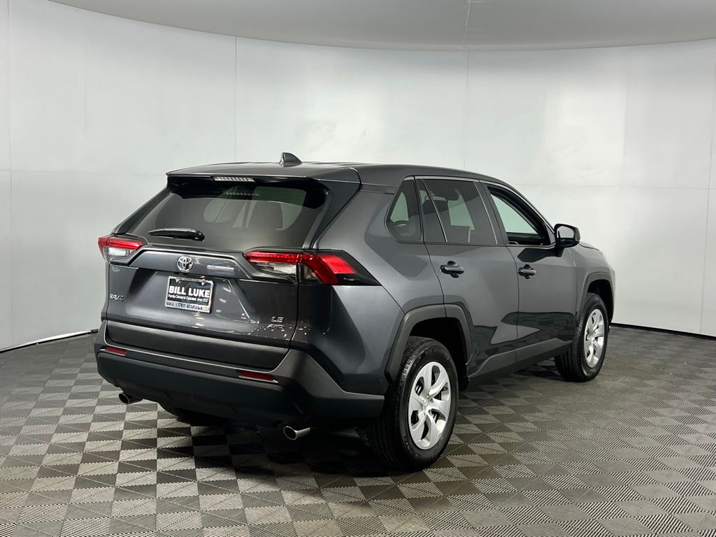 2024 Toyota RAV4 LE photo 3