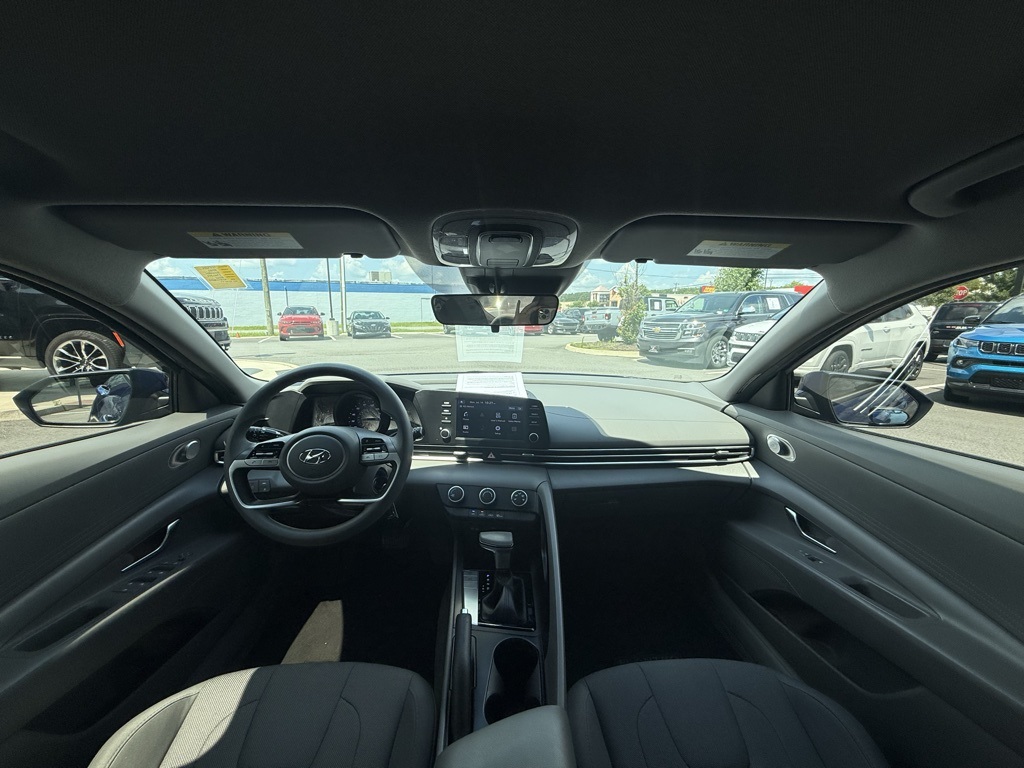 2022 Hyundai Elantra SE photo 27
