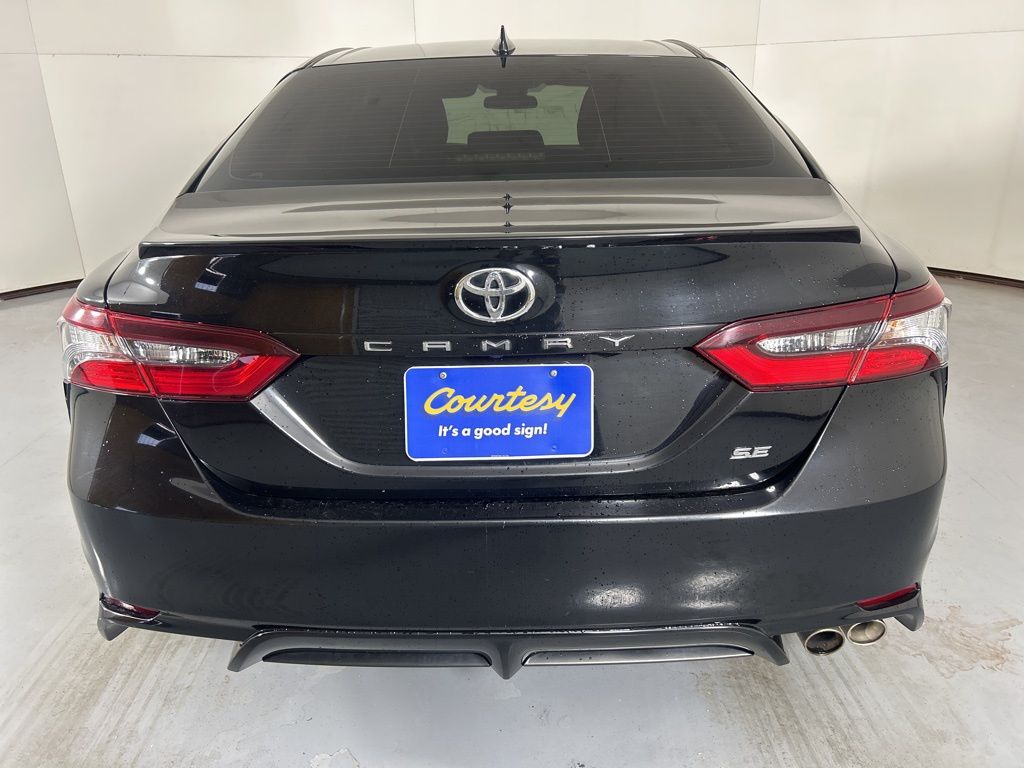 2021 Toyota Camry SE photo 8