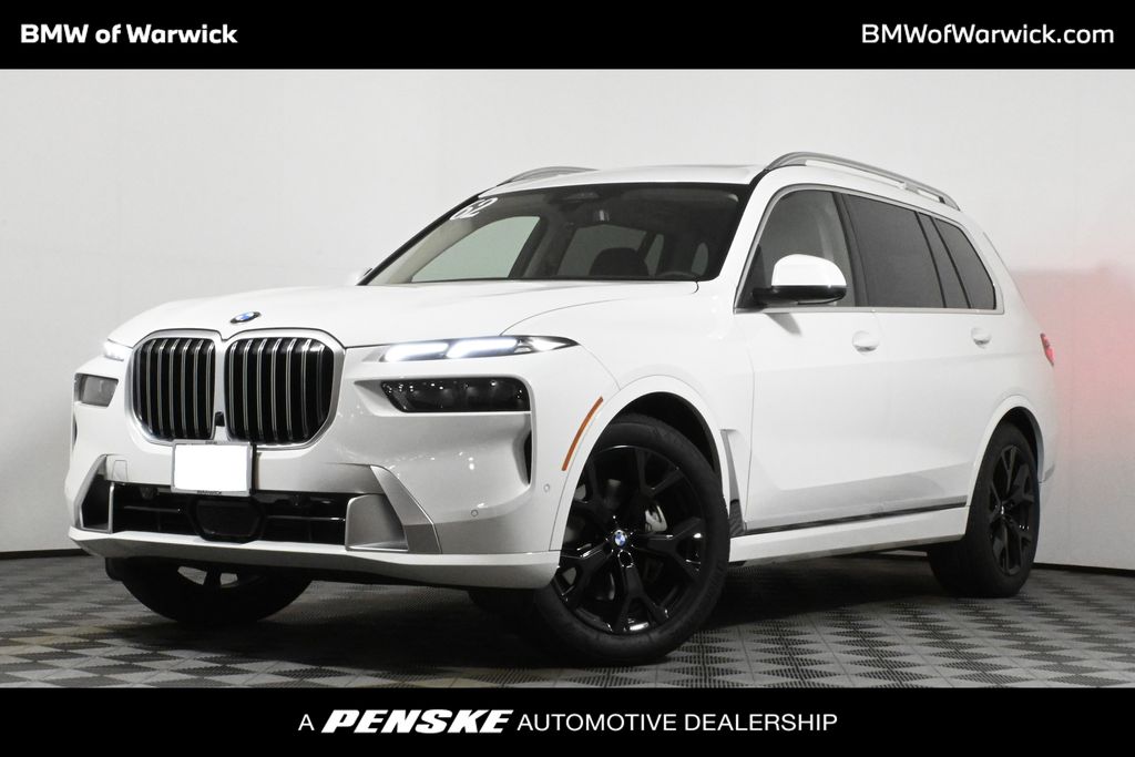 2025 BMW X7 40i's photo