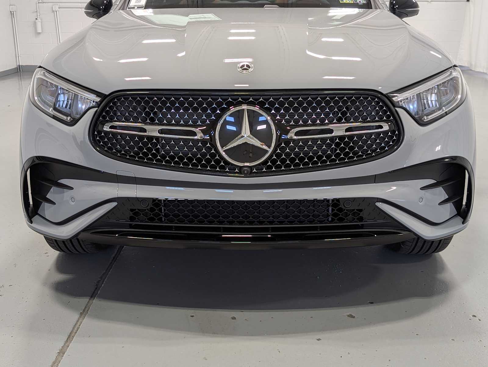 2026 Mercedes Benz GLC 300 4MATIC photo 2