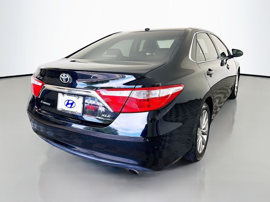 2017 Toyota Camry XLE photo 5