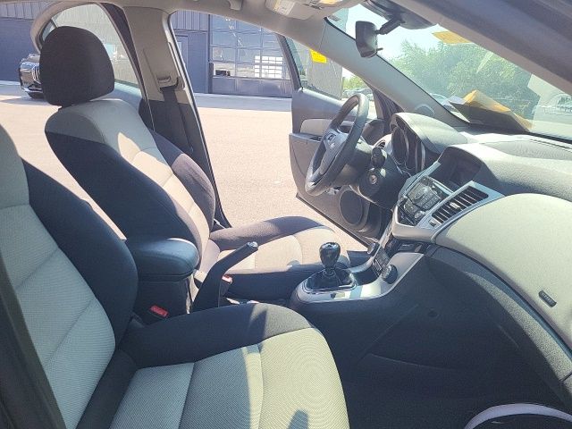 2015 Chevrolet Cruze LS photo 11