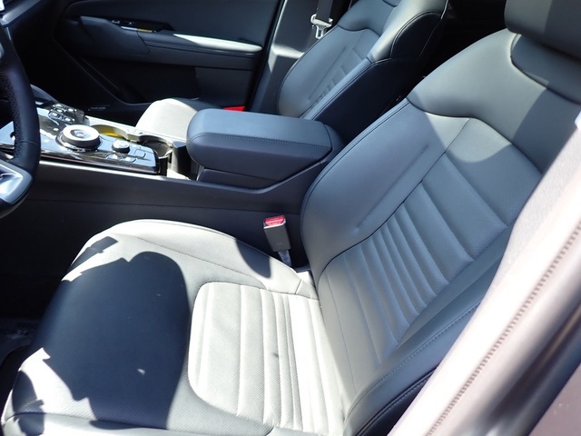 2023 Kia Sportage Hybrid photo 13