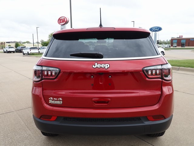 2025 Jeep Compass Sport photo 14