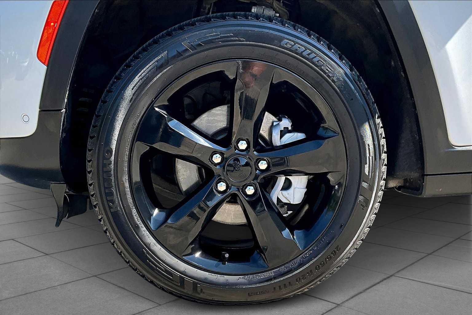 2023 Jeep Grand Cherokee Limited photo 9