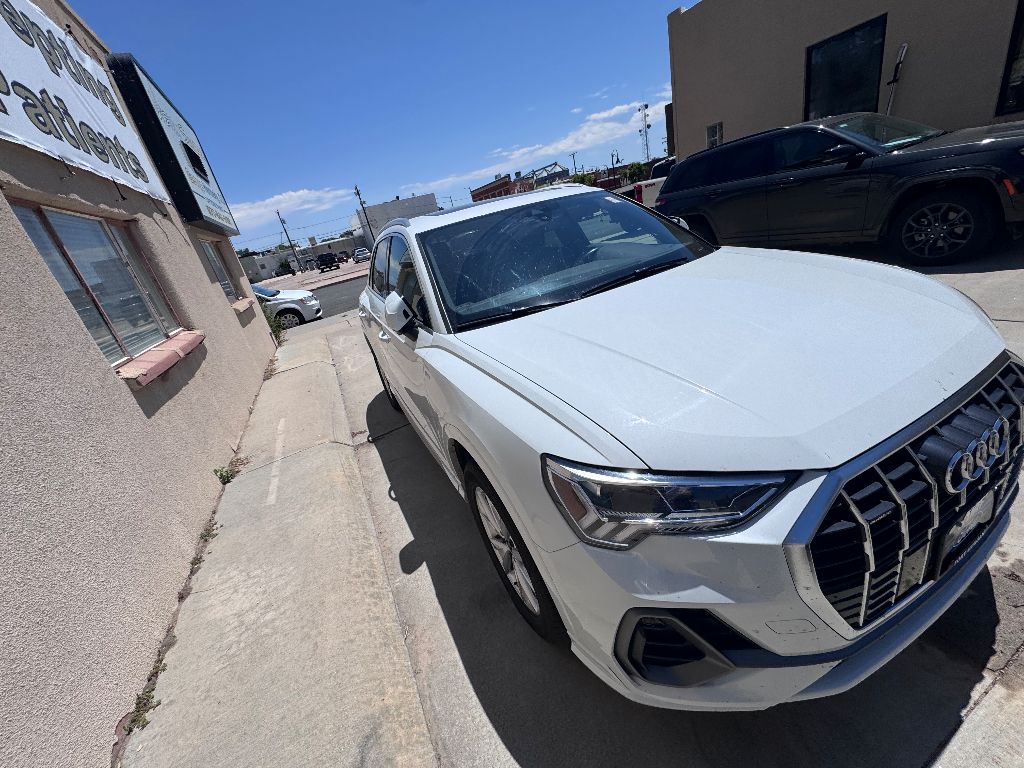 2024 Audi Q3 S line Premium photo 2