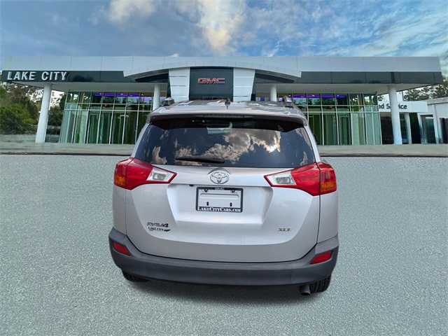 2013 Toyota RAV4 XLE photo 4