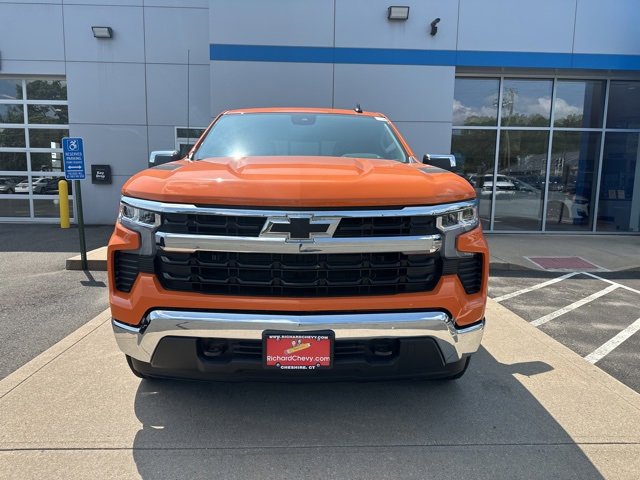 2025 Chevrolet Silverado 1500 LT photo 2