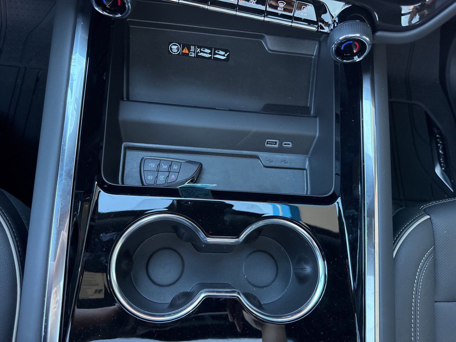 2025 Chevrolet Tahoe Premier photo 26