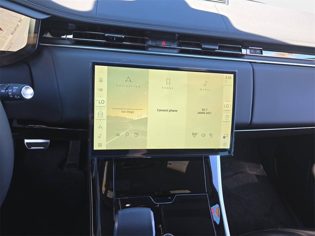 2025 Land Rover Range Rover Sport SE photo 19