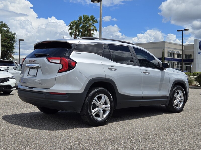 2022 Gmc Terrain SLE photo 2