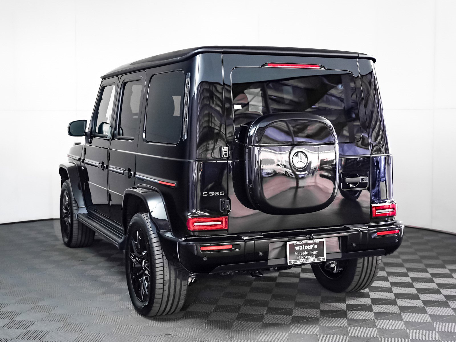 2025 Mercedes Benz G photo 2