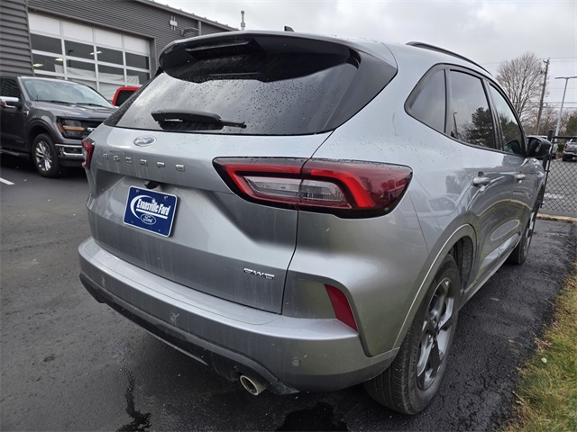 2023 Ford Escape ST-Line photo 4
