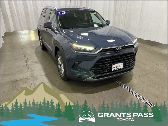 2024 Toyota Grand Highlander Limited's photo