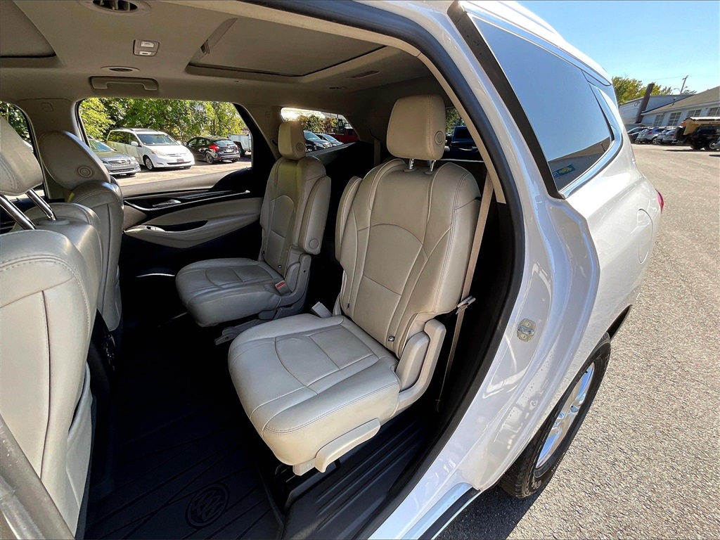 2018 Buick Enclave Essence photo 25