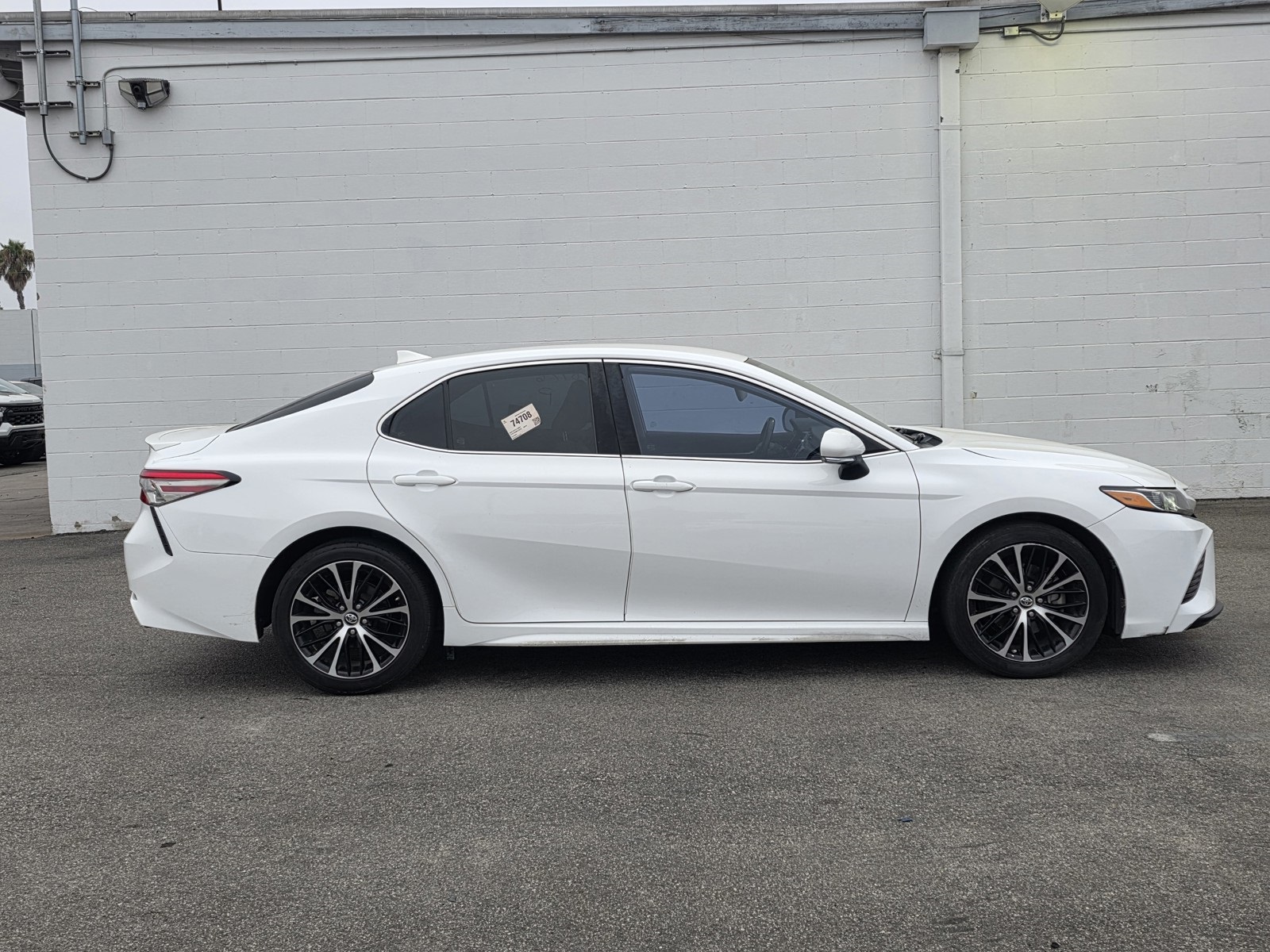 2019 Toyota Camry SE photo 8