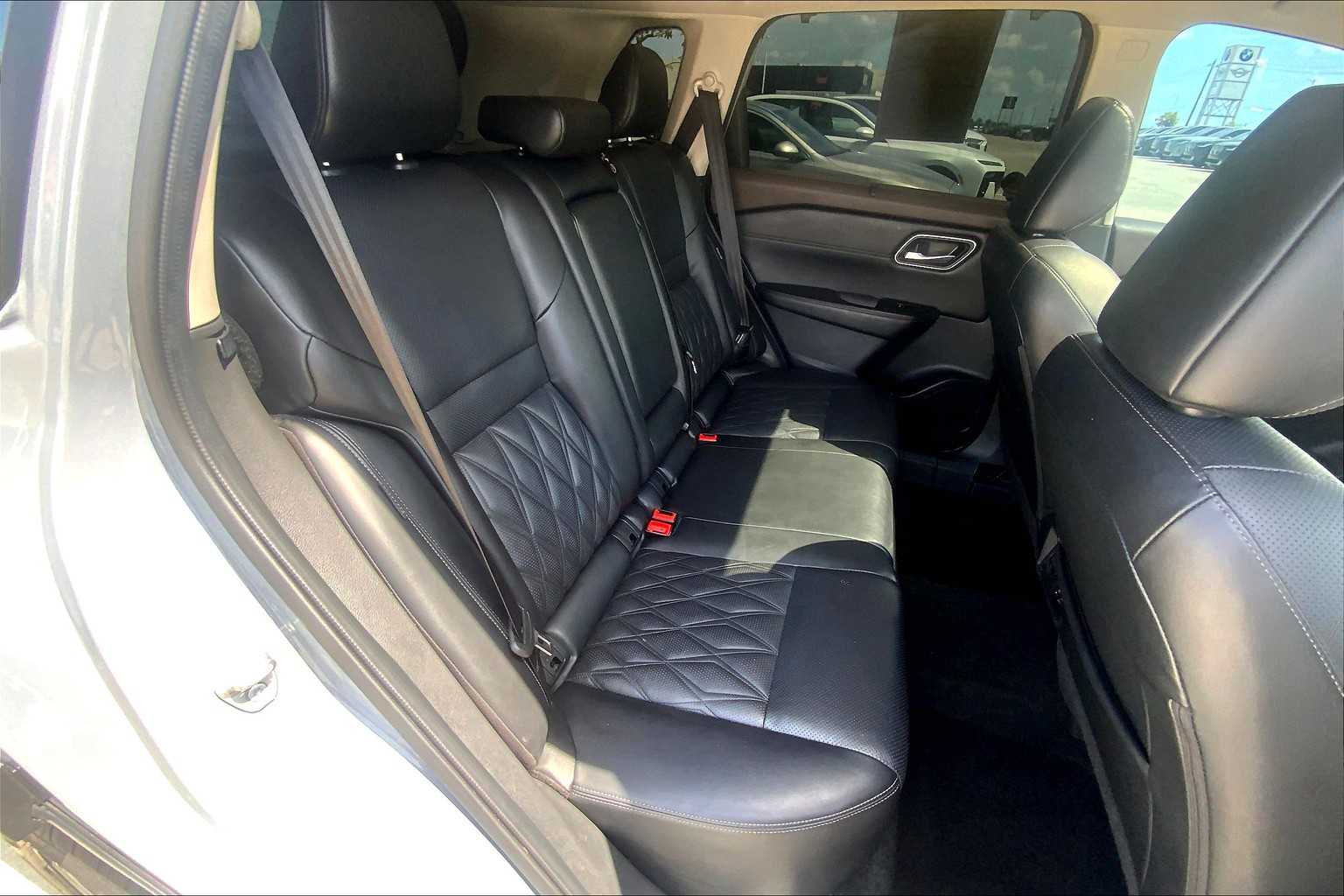 2023 Nissan Rogue Platinum photo 18