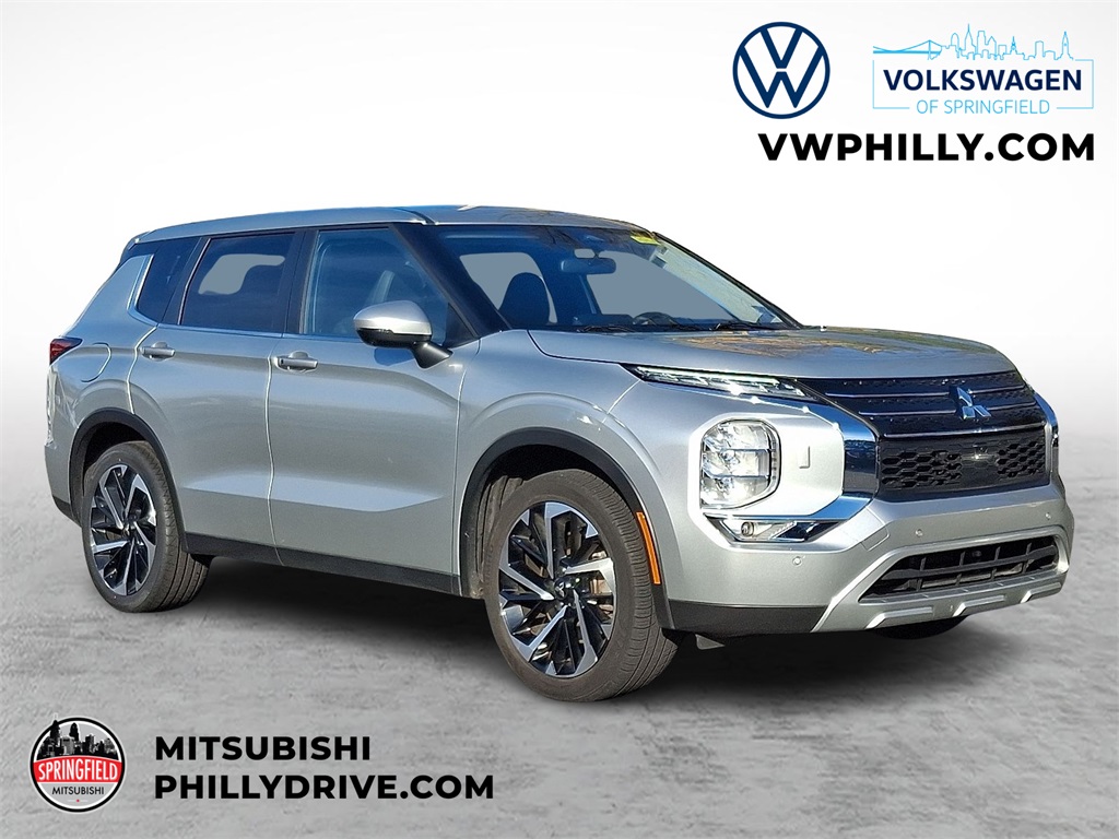 2024 Mitsubishi Outlander SE's photo