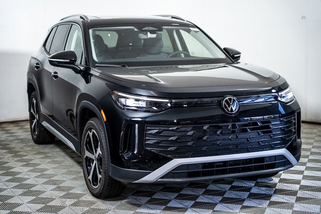 2025 Volkswagen Tiguan SE photo 2