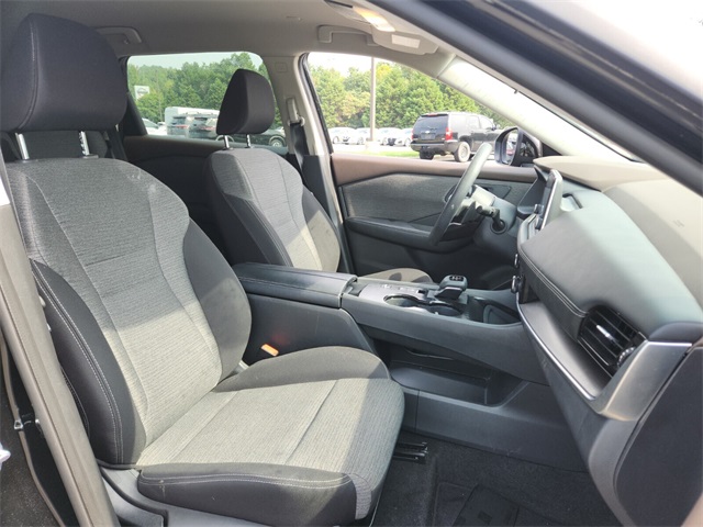 2023 Nissan Rogue SV photo 16