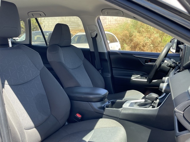 2022 Toyota RAV4 XLE photo 17