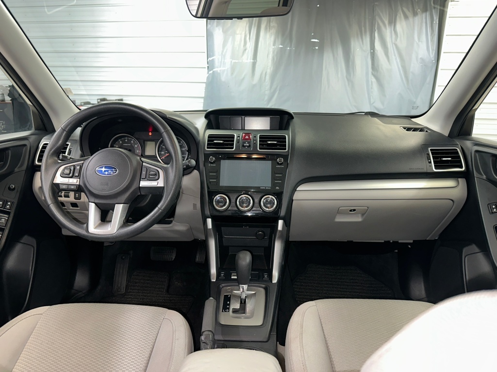 2017 Subaru Forester Premium photo 26