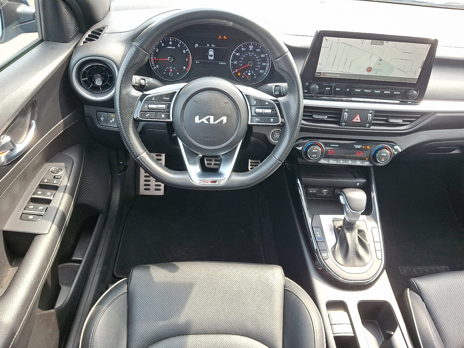 2022 Kia Forte GT-Line photo 11