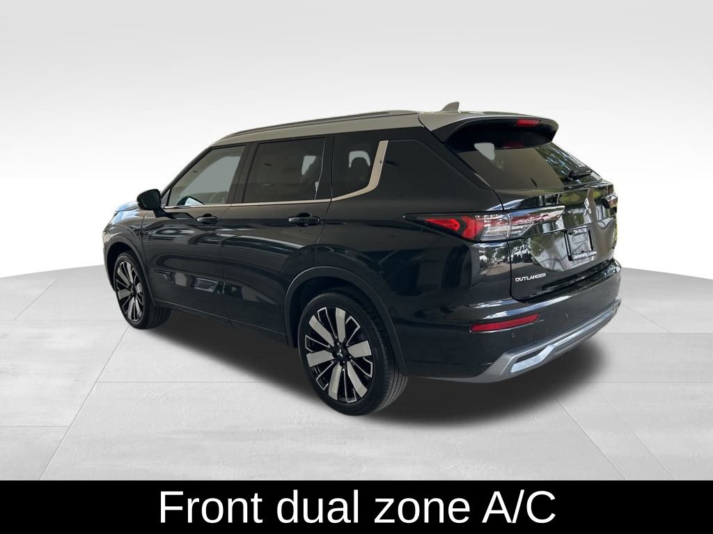 2025 Mitsubishi Outlander SEL photo 2