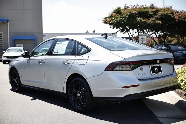 2025 Honda Accord 1.5T SE photo 6