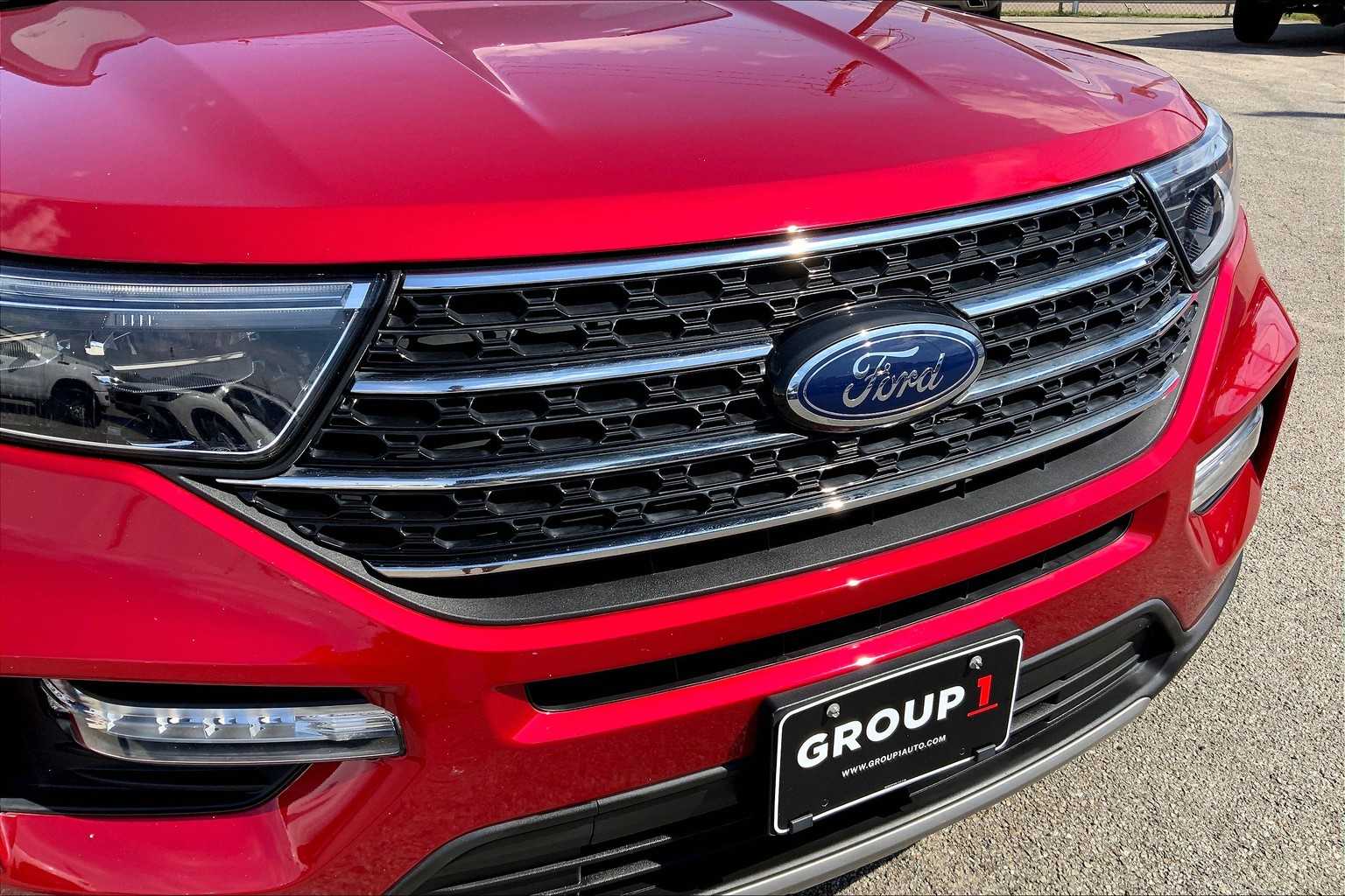 2023 Ford Explorer XLT photo 26