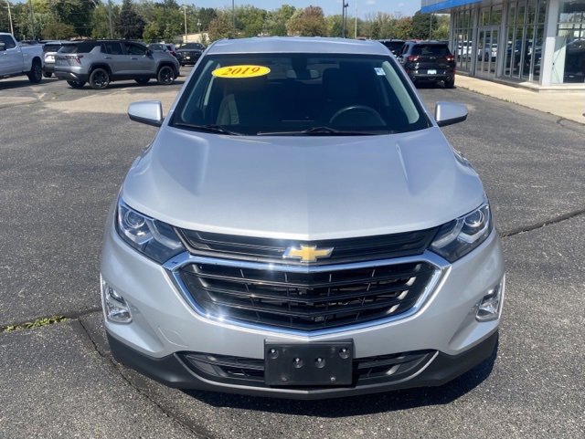 2019 Chevrolet Equinox LT photo 2