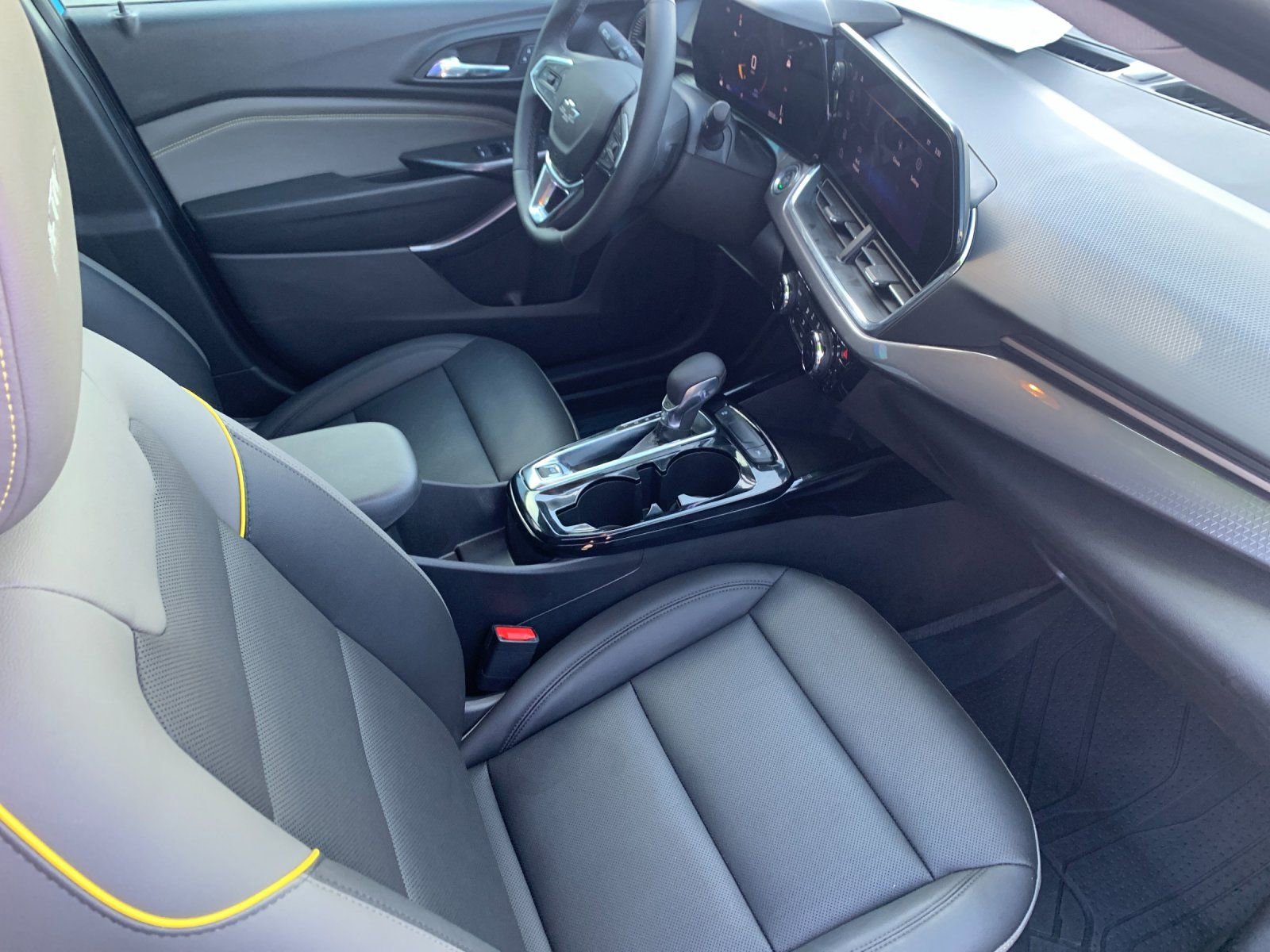2025 Chevrolet Trax ACTIV photo 16
