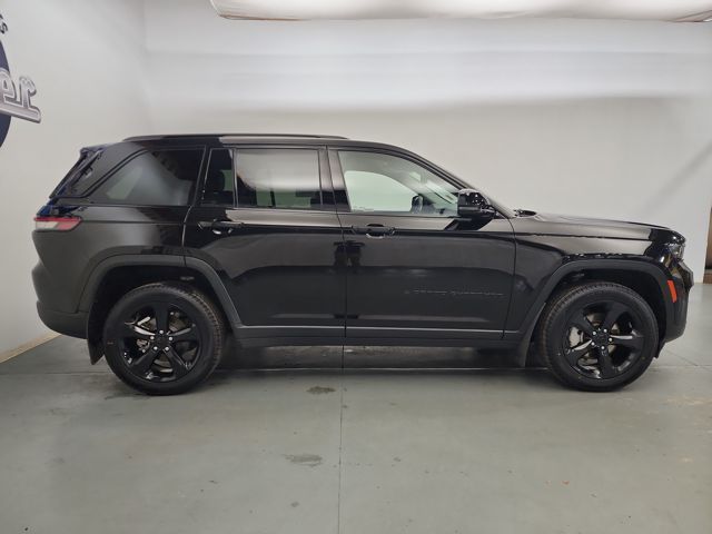 2023 Jeep Grand Cherokee Limited photo 5