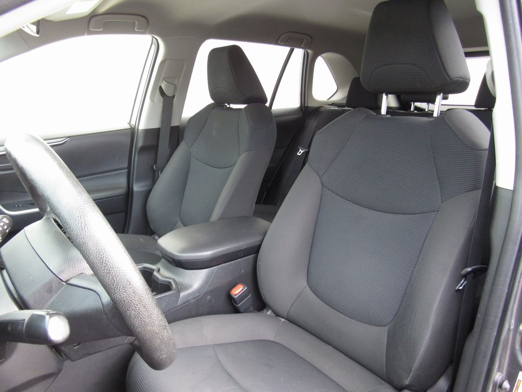2022 Toyota RAV4 Hybrid LE photo 5