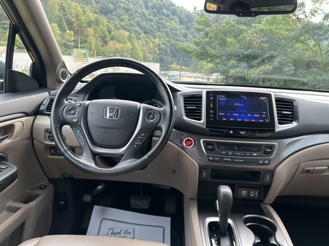 2017 Honda Ridgeline RTL-T photo 19