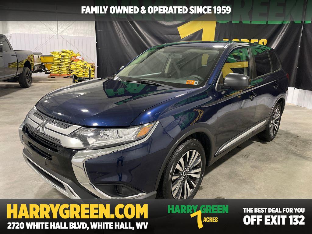 2020 Mitsubishi Outlander ES's photo