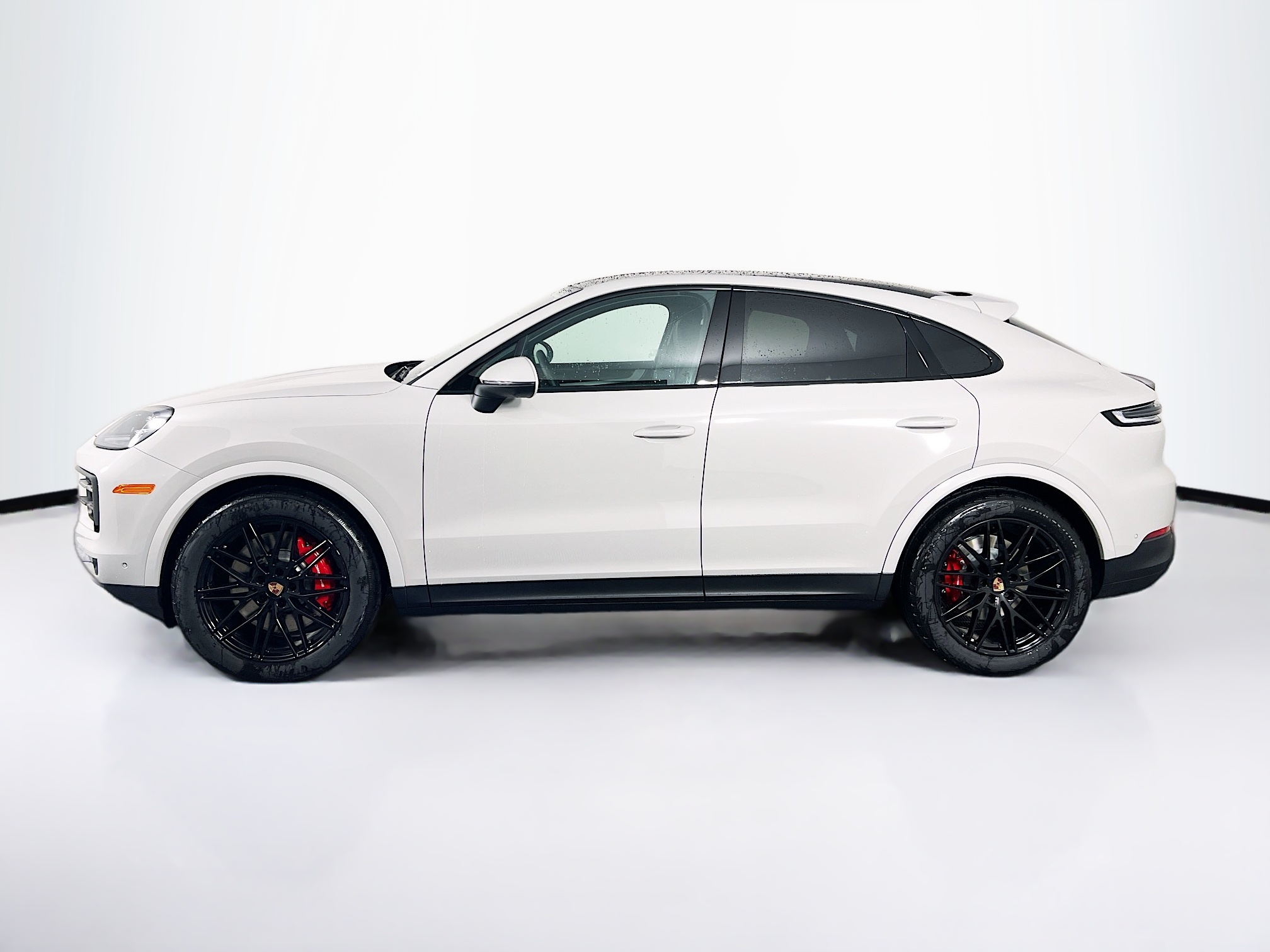 2026 Porsche Cayenne S Coupe photo 2