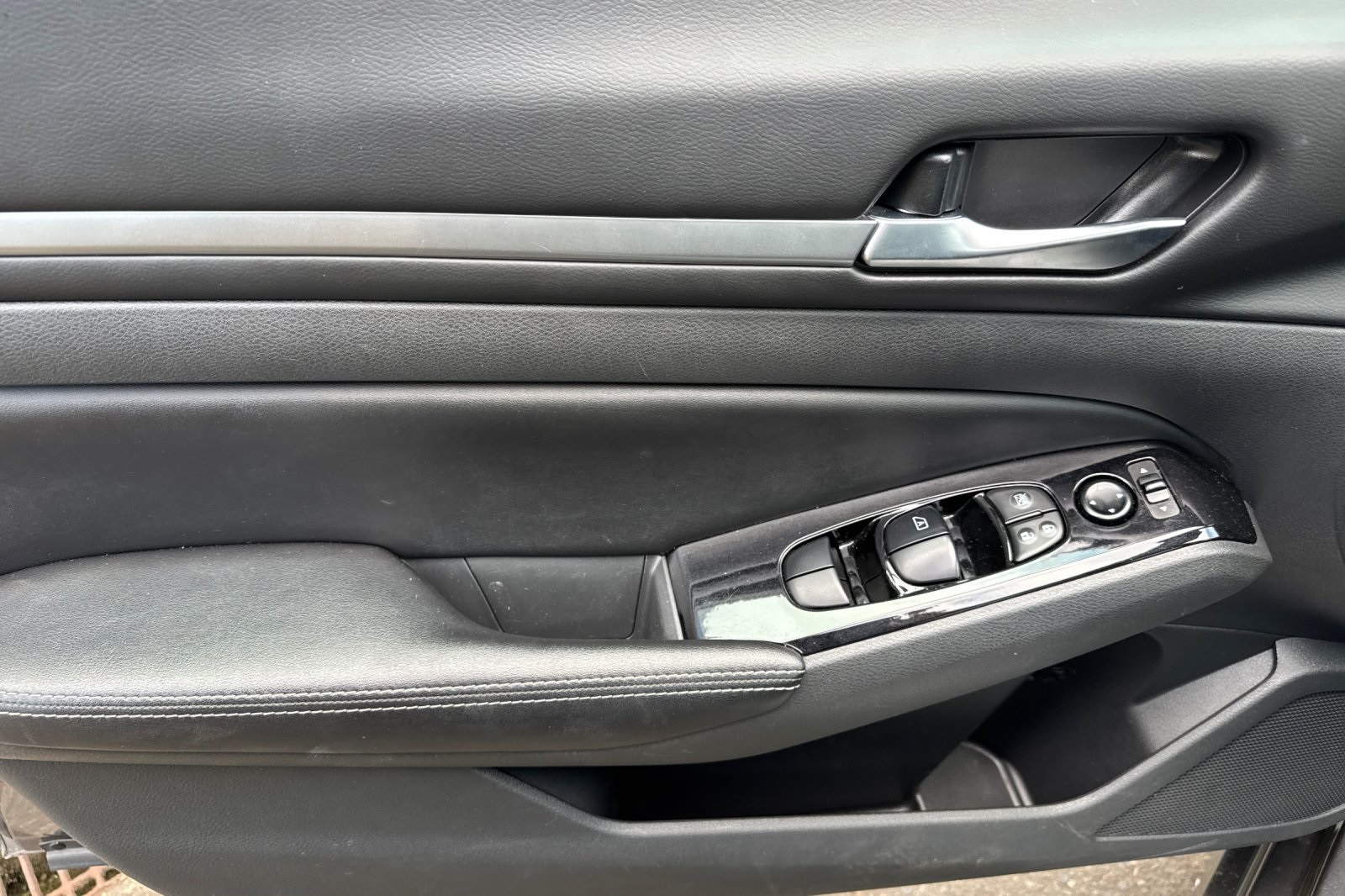 2023 Nissan Altima 2.5 SV photo 10