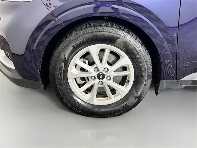 2024 Kia Carnival LX photo 10