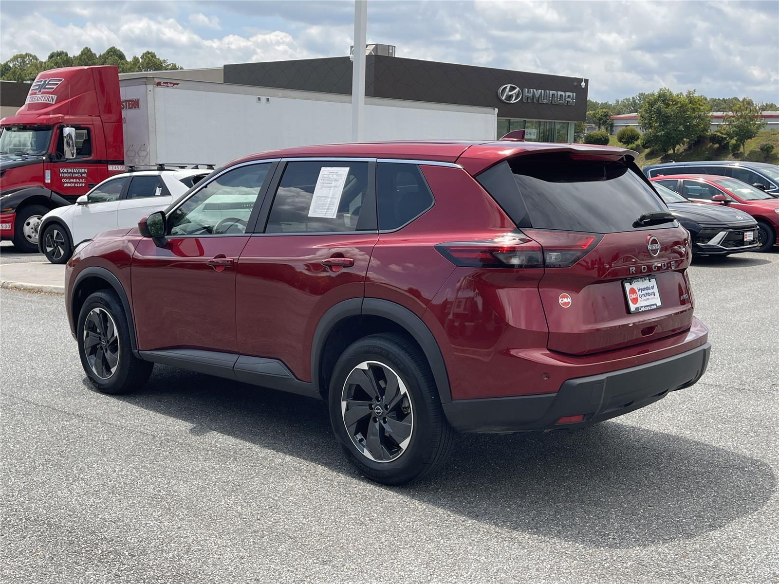 2025 Nissan Rogue SV photo 6