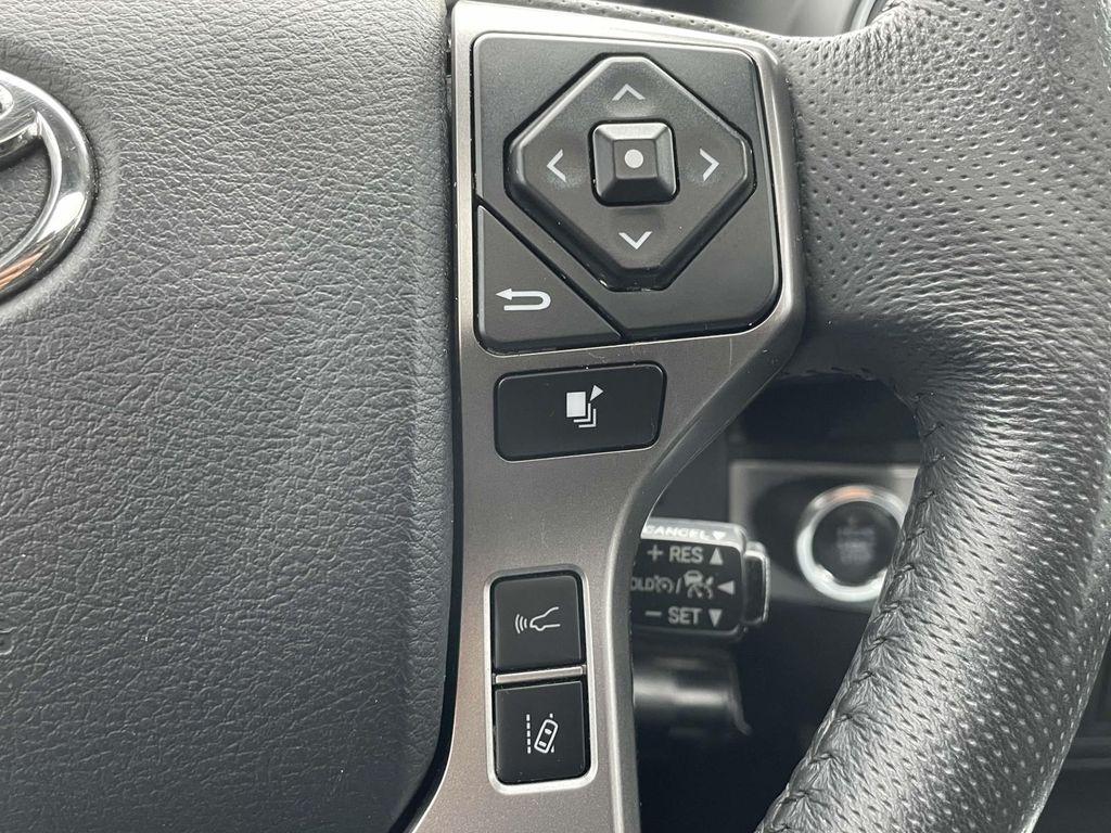 2018 Toyota Tacoma Limited photo 11