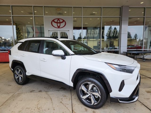 2025 Toyota RAV4 SE's photo