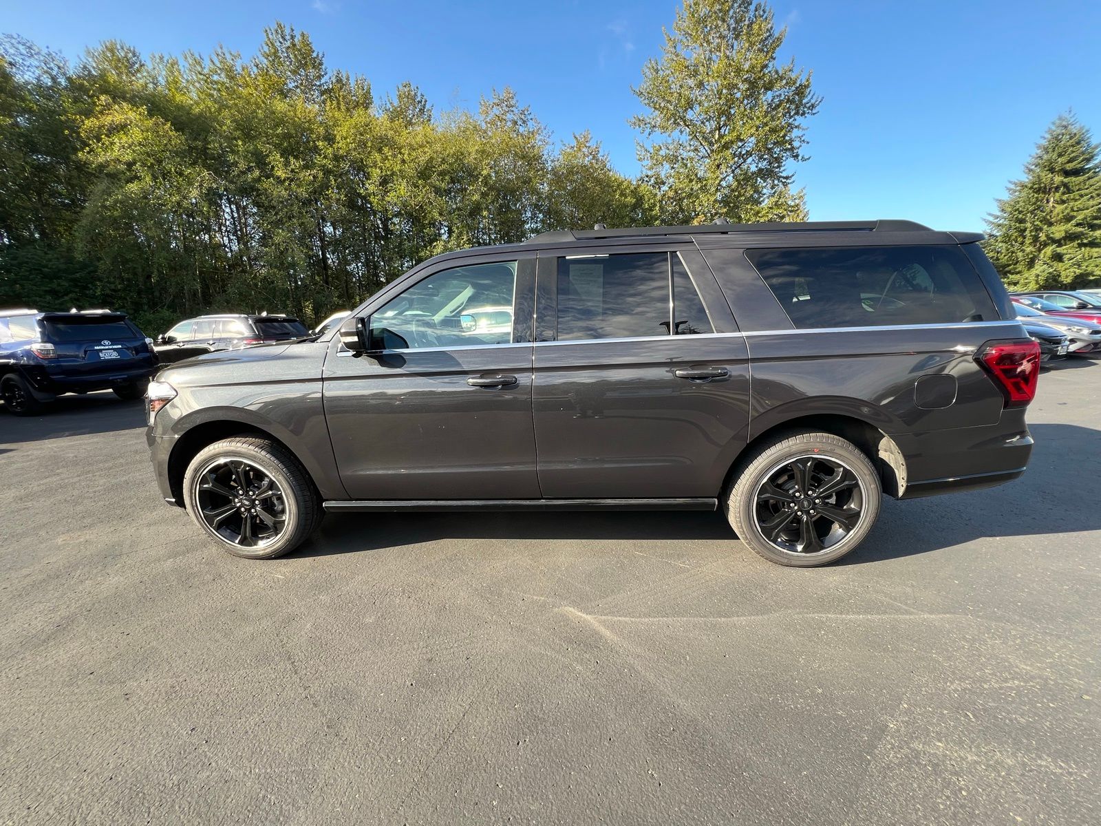 2022 Ford Expedition MAX Limited photo 8
