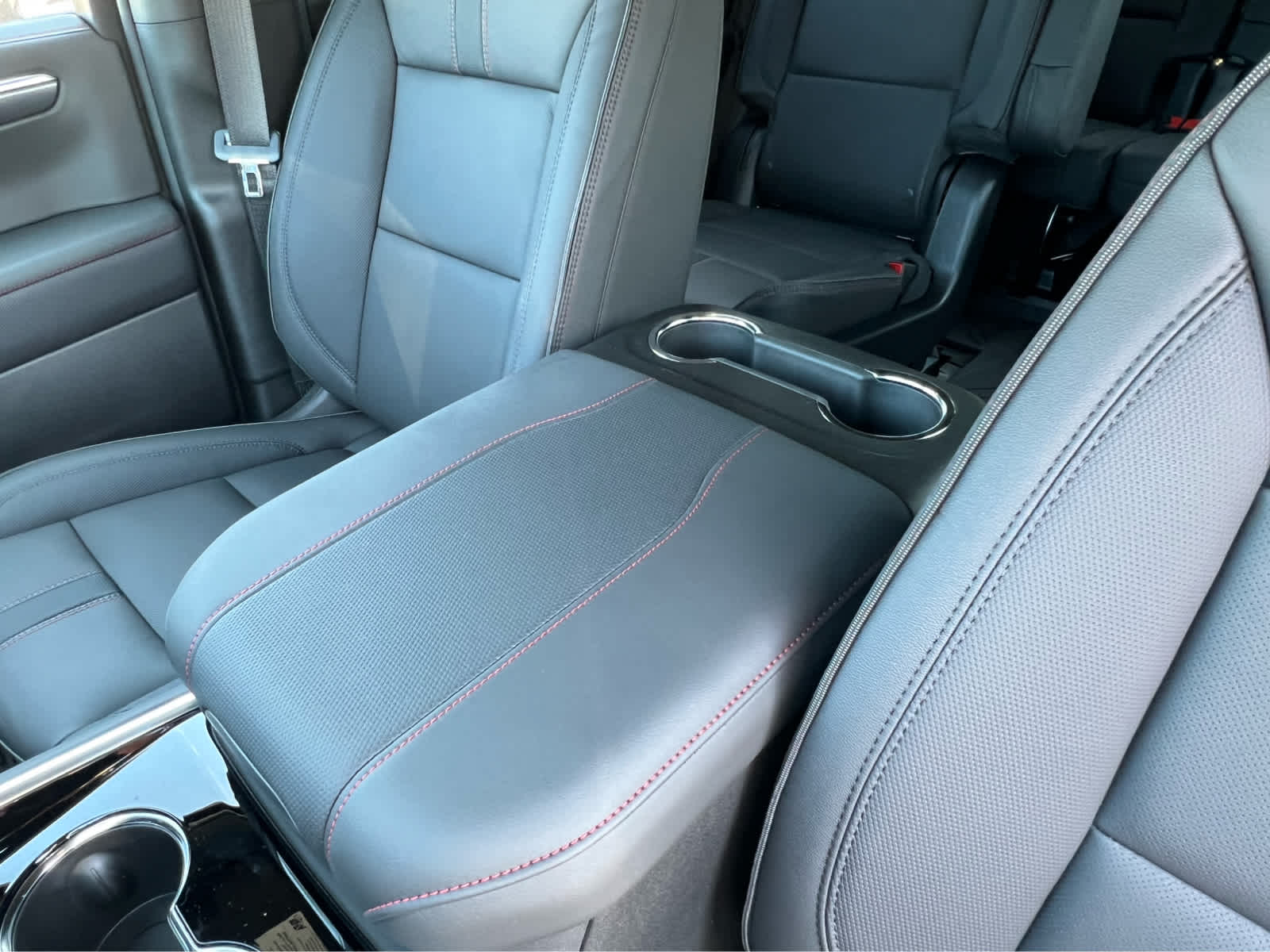 2025 Chevrolet Tahoe RST photo 14