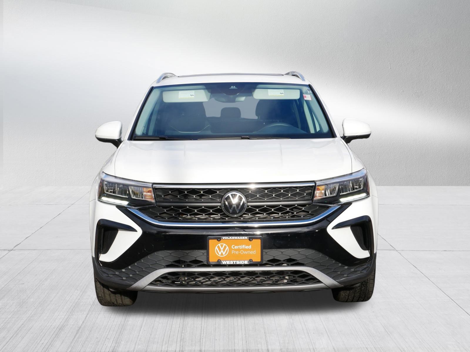 2023 Volkswagen Taos SE photo 2